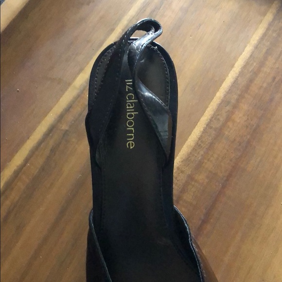 Brown Liz Claiborne genuine leather strapped heel - Picture 4 of 4